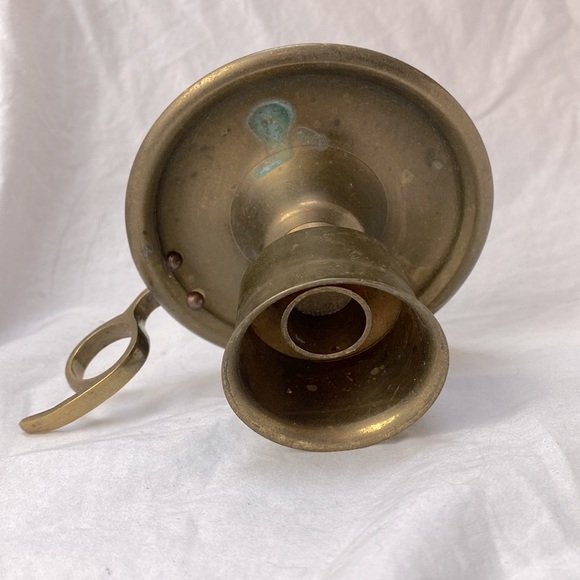 CLASSIC Old Fashioned Antique Brass Candle Holder! - Picture 3 of 4